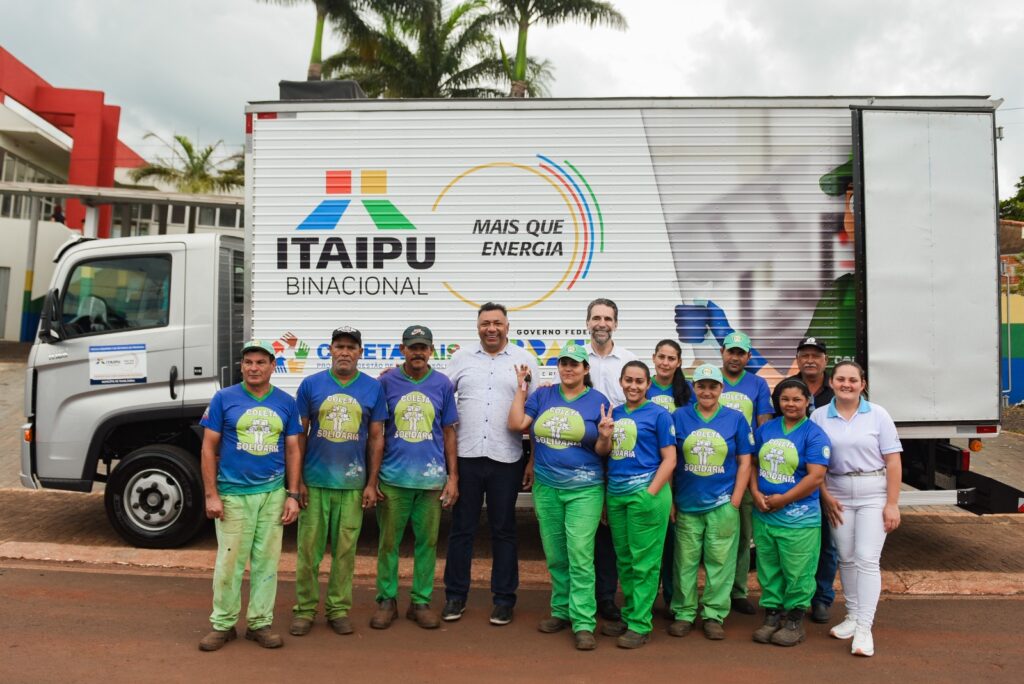 Itaipu Entrega Caminh Es De Coleta Seletiva Para Munic Pios Do Oeste