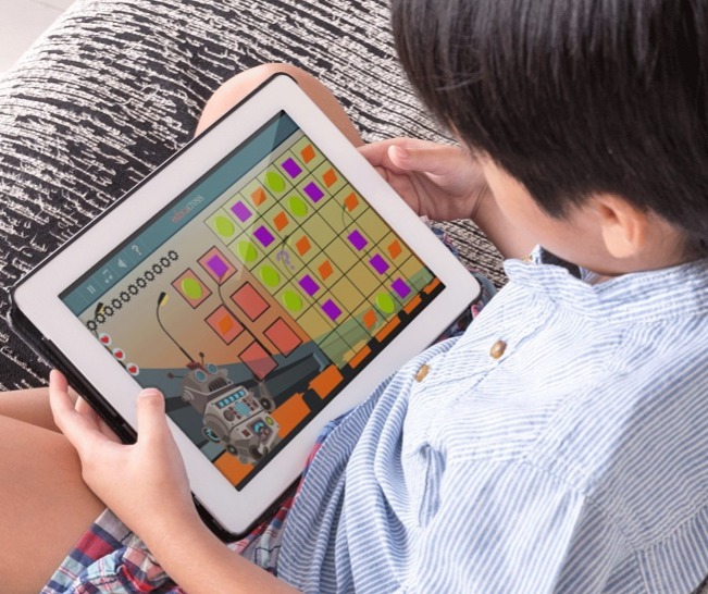 Jogo digital ajuda crianças a aprender português e matemática