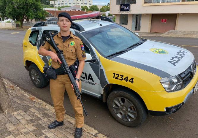 Soldado Katarine faz história e se torna 1ª mulher na Cavalaria da PM em  Criciúma