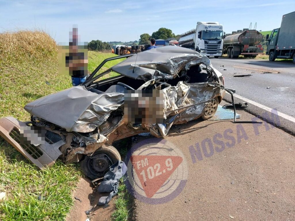 Carreta tomba na BR-277 e motorista morre no acidente em Candói