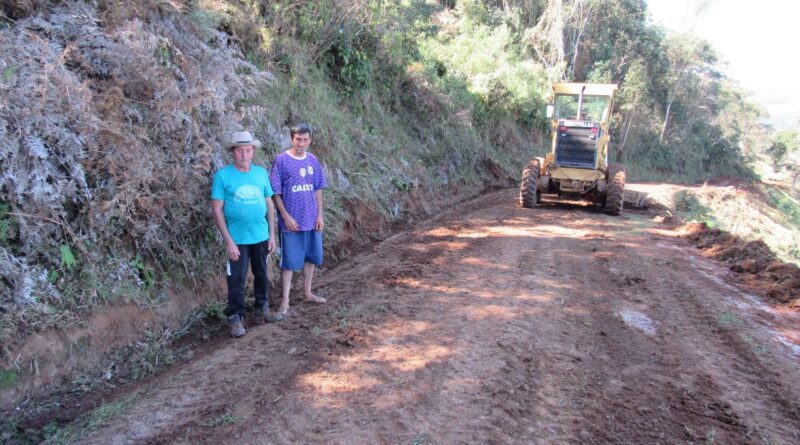 Estradas Rurais De Pinhão Continuam Recebendo Melhorias Jornal Correio Do Povo 7094