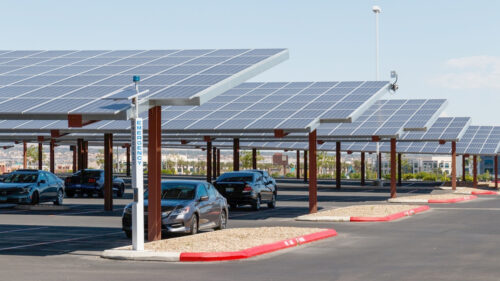 La France adopte un projet de loi exigeant l’installation de panneaux solaires dans les parkings – Jornal Correio do Povo